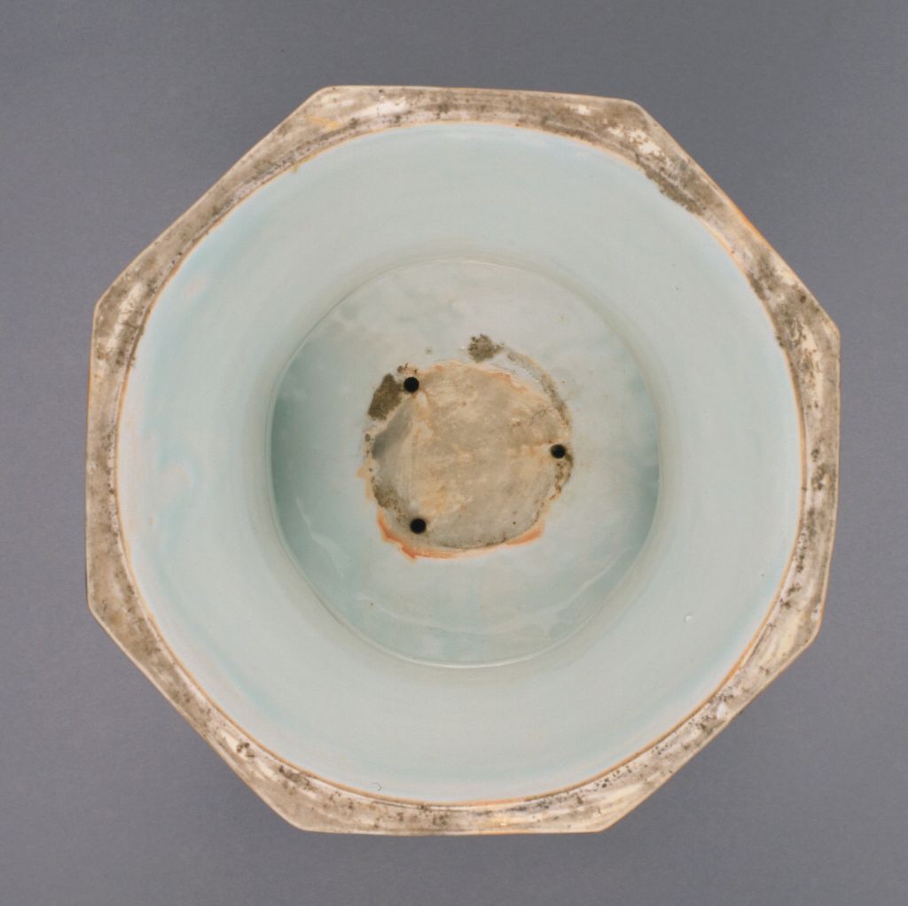 图片[2]-Blue and white flower pattern octagonal candlestick-China Archive